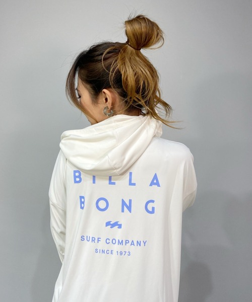 BILLABONG(ビラボン)の「BILLABONG/ビラボン ルーズシルエット バックプリント無地長袖ラッシュガード/フルジップパーカーラッシュガード BC013-852(ラッシュガード・レディース・ホワイト/ブラック/オレンジ・M/L)」の2枚目の写真