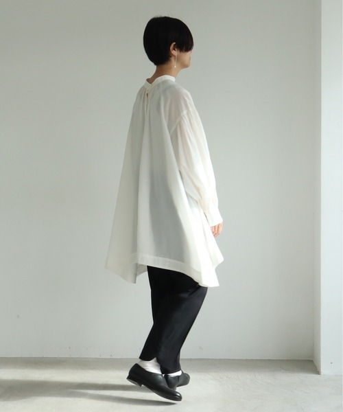 yuni(ユニ )の「オーガニックコットン混 2way gather tunic(シャツ/ブラウス・レディース・ホワイト/ブラック/イエロー・FREE)」の21枚目の写真