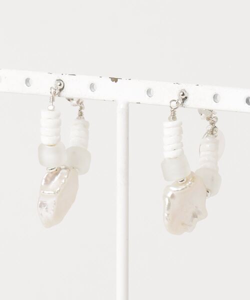 CONTROL FREAK / CTFK（コントロールフリーク）の「CONTROL FREAK　シェルビーズピアス 215-210116（ピアス（両耳用）・レディース・ホワイト/グリーン・F）」の11枚目の写真