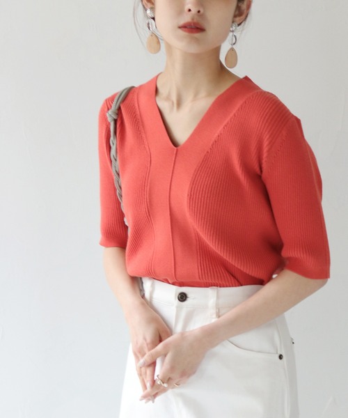 HER CLOSET(ハークローゼット)の「【cheriella】WEB限定 2デザインVネックリブニット 新色追加(ニット/セーター・レディース・ブラック/ブルー/ホワイト×ブラック/テラコッタ/イエロー/ブラック×ホワイト/レッド/ブラウン・M)」の5枚目の写真