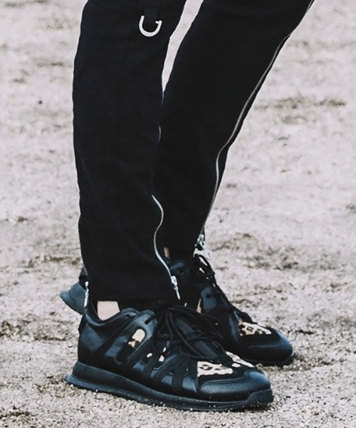 NO ID.（ノーアイディ）の「mko10469-ﾏﾙﾁﾌｧﾌﾞﾘｯｸﾛｰｶｯﾄｽﾆｰｶｰ（スニーカー・メンズ・ブラック/グレー/レオパード・40/44/42）」の4枚目の写真