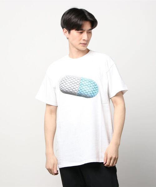 BLOHM(ブローム)の「BLOHM/ブローム/PILL TEE/ピルティー(Tシャツ/カットソー・メンズ・パープル/ブラック/ホワイト・LARGE/X-LARGE)」の1枚目の写真