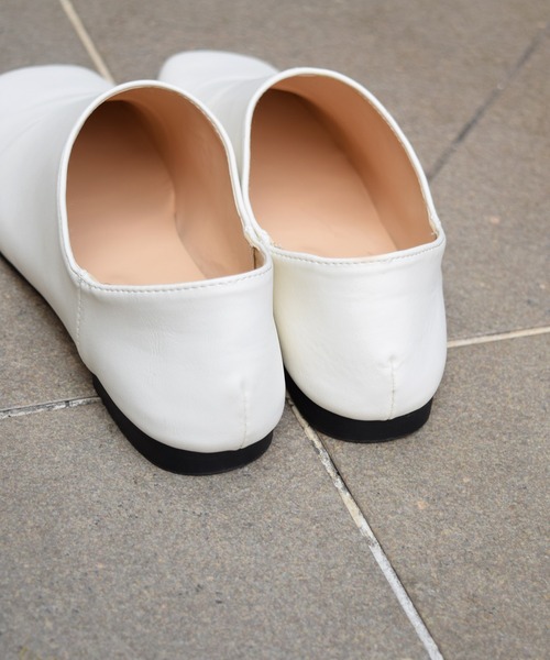 Marient（マリエント）の「Soft Leather Slipper/スリッパサンダル（サンダル・レディース・ホワイト/ブラック・23/24/23.5）」の3枚目の写真