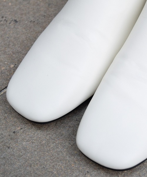 Marient（マリエント）の「Soft Leather Slipper/スリッパサンダル（サンダル・レディース・ホワイト/ブラック・23/24/23.5）」の4枚目の写真