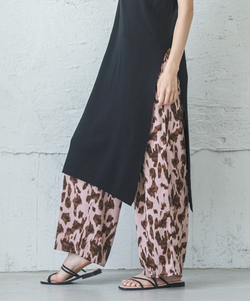SUGAR BISKET（シュガービスケット）の「レオパード柄ワイドパンツ（その他パンツ・レディース・ホワイト/ピンク/ブラック・M/L）」の3枚目の写真