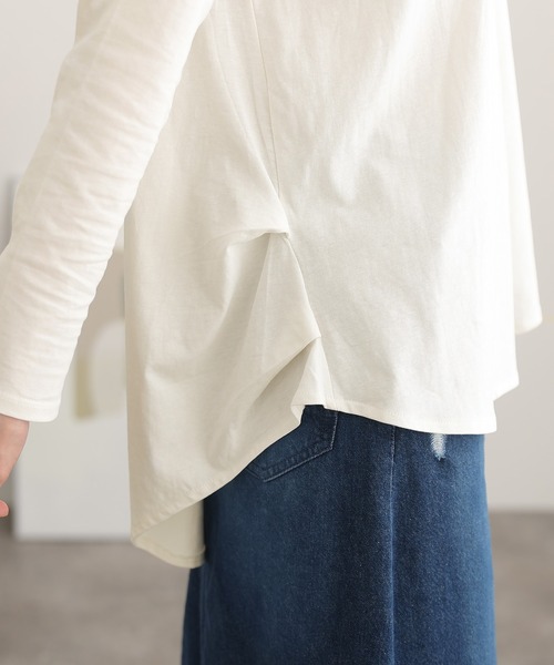 ElegChic（エレグシック）の「脇 タック Vネック 長袖 カットソー（Tシャツ/カットソー・レディース・ブラック/ライトベージュ/オフホワイト/カーキ・XL/5L/M）」の22枚目の写真