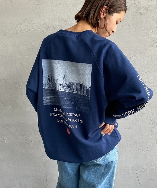 Manhattan Portage（マンハッタンポーテージ）の「[MANHATTAN PORTAGE/マンハッタンポーテージ] 別注 バックフォトプリントクルーネックスウェット（スウェット・レディース・ホワイト/ネイビー/グレー・S/M/L/XL）」の3枚目の写真