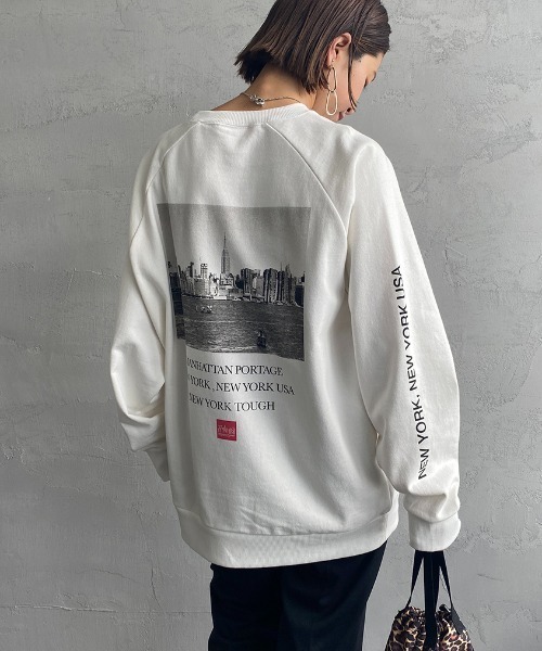 Manhattan Portage（マンハッタンポーテージ）の「[MANHATTAN PORTAGE/マンハッタンポーテージ] 別注 バックフォトプリントクルーネックスウェット（スウェット・レディース・ホワイト/ネイビー/グレー・S/M/L/XL）」の12枚目の写真