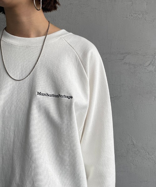 Manhattan Portage（マンハッタンポーテージ）の「[MANHATTAN PORTAGE/マンハッタンポーテージ] 別注 バックフォトプリントクルーネックスウェット（スウェット・レディース・ホワイト/ネイビー/グレー・S/M/L/XL）」の16枚目の写真