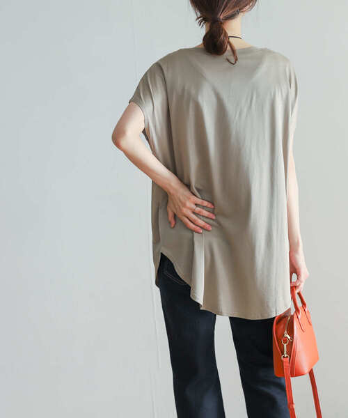 URBAN RESEARCH DOORS（アーバンリサーチドアーズ）の「コットンリヨセルチュニックプルオーバー（Tシャツ/カットソー・レディース・ベージュ/ネイビー/ブラウン系その他・MEDIUM）」の4枚目の写真