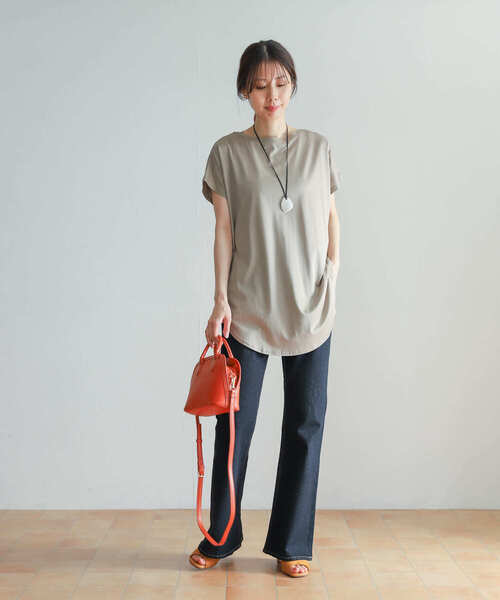 URBAN RESEARCH DOORS（アーバンリサーチドアーズ）の「コットンリヨセルチュニックプルオーバー（Tシャツ/カットソー・レディース・ベージュ/ネイビー/ブラウン系その他・MEDIUM）」の5枚目の写真