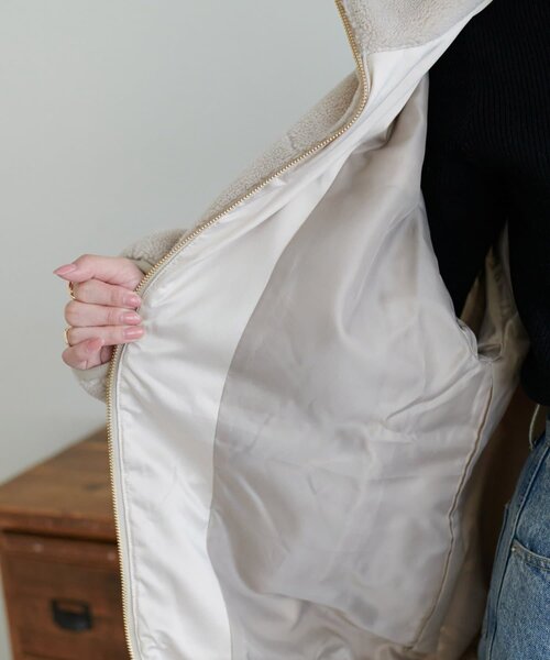 DISCOAT(ディスコート)の「【新色追加!/リバイバル】キレイメボアスタンドブルゾン(ブルゾン・レディース・ブラック/グレー/ライトベージュ/ブラウン・FREE)」の8枚目の写真