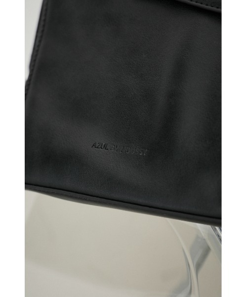 AZUL by moussy（アズールバイマウジー）の「FAUX LEATHER COLOR SHOULDER/フェイクレザーカラーショルダー（ショルダーバッグ・メンズ・ブラック/カーキ/グリーン/ブルー/グレー・FREE）」の8枚目の写真