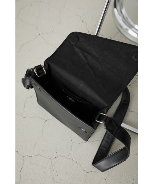 AZUL by moussy（アズールバイマウジー）の「FAUX LEATHER COLOR SHOULDER/フェイクレザーカラーショルダー（ショルダーバッグ・メンズ・ブラック/カーキ/グリーン/ブルー/グレー・FREE）」の22枚目の写真