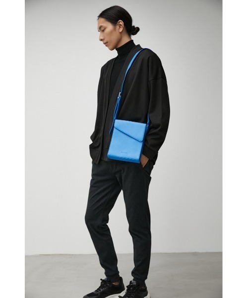 AZUL by moussy（アズールバイマウジー）の「FAUX LEATHER COLOR SHOULDER/フェイクレザーカラーショルダー（ショルダーバッグ・メンズ・ブラック/カーキ/グリーン/ブルー/グレー・FREE）」の14枚目の写真