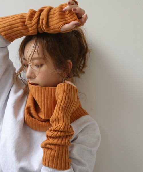 frames RAY CASSIN（フレームスレイカズン）の「WEB限定 リブネックウォーマー アームウォーマー別売り（ネックウォーマー/スヌード・レディース・ターコイズブルー/オートミール/キャメル/スミクロ/イエロー×グリーン/ブラック系・FREE）」の9枚目の写真