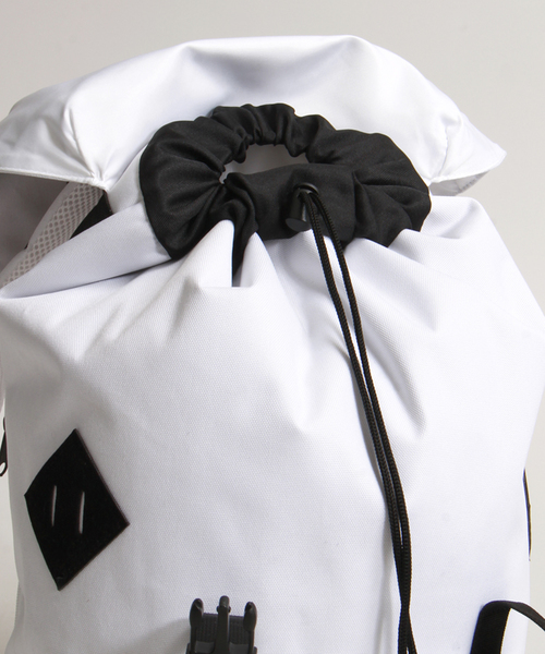 WEGO（ウィゴー）の「WEGO/フラップベルトバックパック（バックパック/リュック・メンズ・ホワイト/ブラック/ネイビー・FREE）」の10枚目の写真