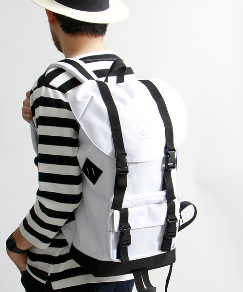 WEGO（ウィゴー）の「WEGO/フラップベルトバックパック（バックパック/リュック・メンズ・ホワイト/ブラック/ネイビー・FREE）」の22枚目の写真