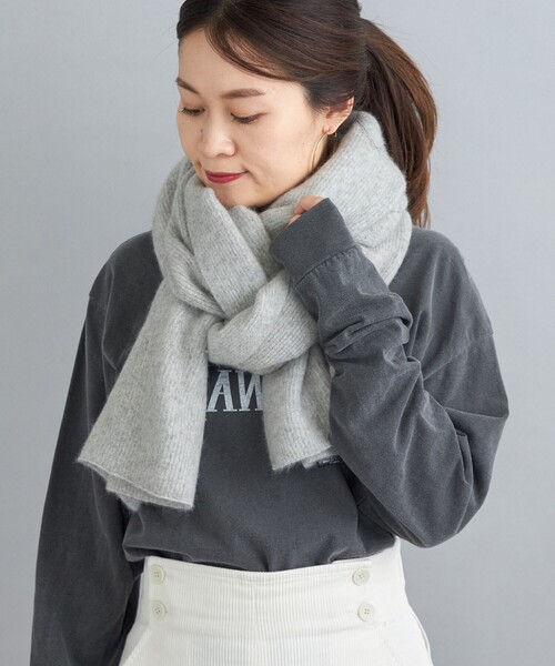 SHIPS(シップス)の「ヘアリー マフラー 22FW◆(マフラー・レディース・ライトグレー/ベージュ/ラベンダー・ONE SIZE)」の1枚目の写真