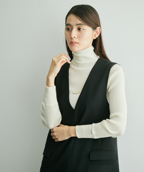 ROPE'（ロペ）の「ウールシルクリブタートルネックニットソー（ニット/セーター・レディース・ブラック/チャコールグレー/キナリ/ネイビー/レッド・M）」の2枚目の写真