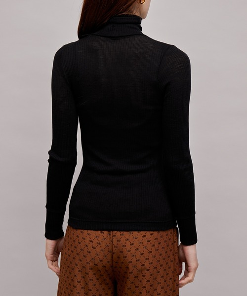 ROPE'（ロペ）の「ウールシルクリブタートルネックニットソー（ニット/セーター・レディース・ブラック/チャコールグレー/キナリ/ネイビー/レッド・M）」の9枚目の写真