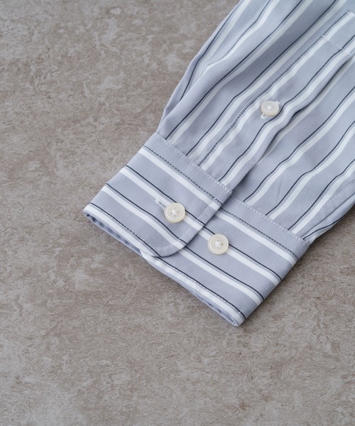 BRICK & SONS(ブリックアンドサンズ)の「リラックスバックプリーツシャツ<ライトグレーストライプ>(シャツ/ブラウス・メンズ・ライトグレー・XS/S/M/L/LL)」の3枚目の写真