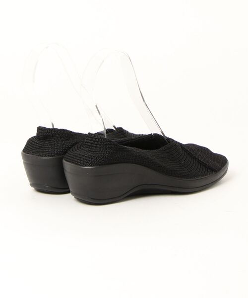 ARCOPEDICO(アルコペディコ)の「《ARCOPEDICO》MAILU(パンプス・レディース・ネイビー/カーキ/ブラック/スモークピンク/ブルー系その他/ベージュ/マスタード・35/36/37/38)」の8枚目の写真