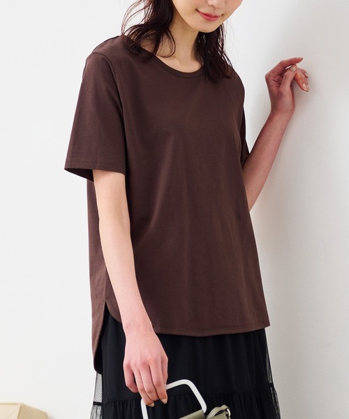 RANAN(ラナン)の「〈Beautiful Cotton 綿100%〉ひんやりUVラウンド(レギュラー丈)(Tシャツ/カットソー・レディース・オフホワイト/ライトグレー/ネイビー/ダークブラウン/ブラック/イエロー/ダークブルー/パープル/チャコール・L/LL/M/3L)」の5枚目の写真