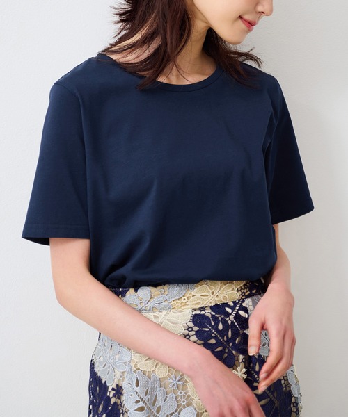 RANAN(ラナン)の「〈Beautiful Cotton 綿100%〉ひんやりUVラウンド(レギュラー丈)(Tシャツ/カットソー・レディース・オフホワイト/ライトグレー/ネイビー/ダークブラウン/ブラック/イエロー/ダークブルー/パープル/チャコール・L/LL/M/3L)」の6枚目の写真