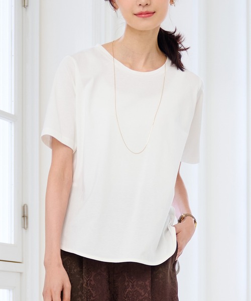 RANAN(ラナン)の「〈Beautiful Cotton 綿100%〉ひんやりUVラウンド(レギュラー丈)(Tシャツ/カットソー・レディース・オフホワイト/ライトグレー/ネイビー/ダークブラウン/ブラック/イエロー/ダークブルー/パープル/チャコール・L/LL/M/3L)」の2枚目の写真