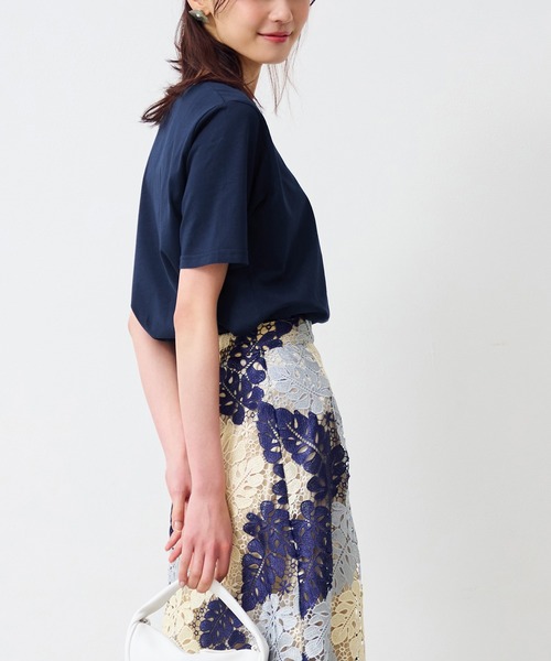 RANAN(ラナン)の「〈Beautiful Cotton 綿100%〉ひんやりUVラウンド(レギュラー丈)(Tシャツ/カットソー・レディース・オフホワイト/ライトグレー/ネイビー/ダークブラウン/ブラック/イエロー/ダークブルー/パープル/チャコール・L/LL/M/3L)」の17枚目の写真