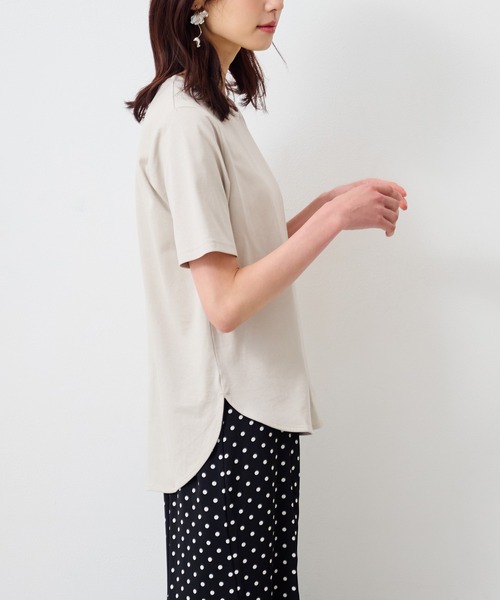 RANAN(ラナン)の「〈Beautiful Cotton 綿100%〉ひんやりUVラウンド(レギュラー丈)(Tシャツ/カットソー・レディース・オフホワイト/ライトグレー/ネイビー/ダークブラウン/ブラック/イエロー/ダークブルー/パープル/チャコール・L/LL/M/3L)」の22枚目の写真