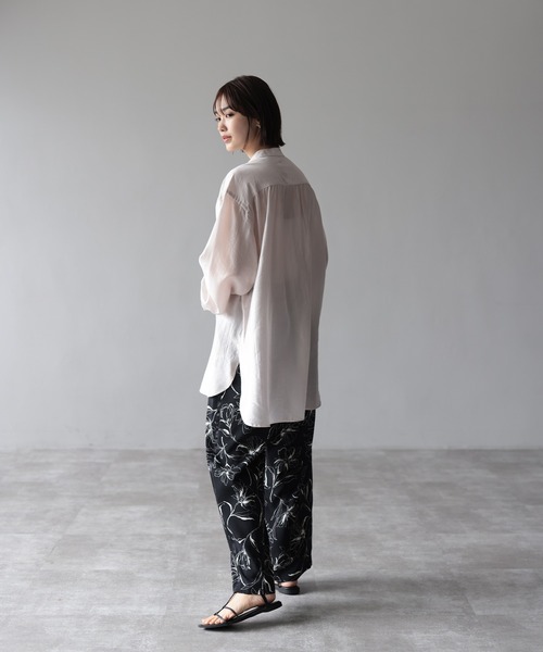 HERENCIA（ヘレンチア）の「サテンパイピング サイドライン ペンシルフラワー イージーパンツ（その他パンツ・レディース・ホワイト系その他/ブラック系その他・MEDIUM）」の21枚目の写真