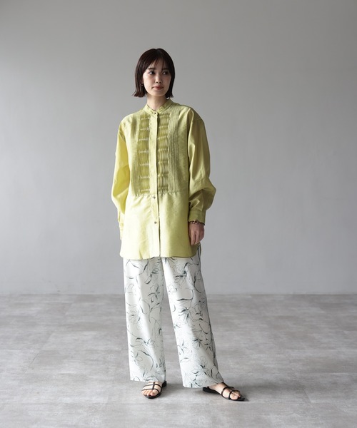 HERENCIA（ヘレンチア）の「サテンパイピング サイドライン ペンシルフラワー イージーパンツ（その他パンツ・レディース・ホワイト系その他/ブラック系その他・MEDIUM）」の7枚目の写真