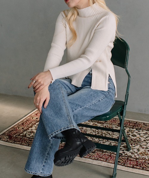 Flugge(フラッジー)の「side slit rib knit/サイドスリットリブニット(ニット/セーター・レディース・ブラック/アイボリー・FREE)」の1枚目の写真