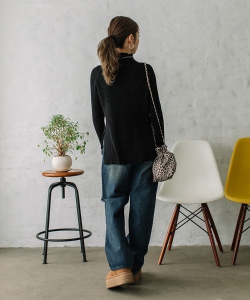 Flugge(フラッジー)の「side slit rib knit/サイドスリットリブニット(ニット/セーター・レディース・ブラック/アイボリー・FREE)」の9枚目の写真