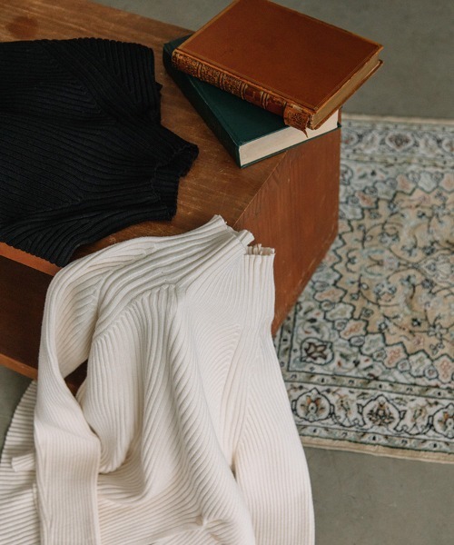 Flugge(フラッジー)の「side slit rib knit/サイドスリットリブニット(ニット/セーター・レディース・ブラック/アイボリー・FREE)」の5枚目の写真