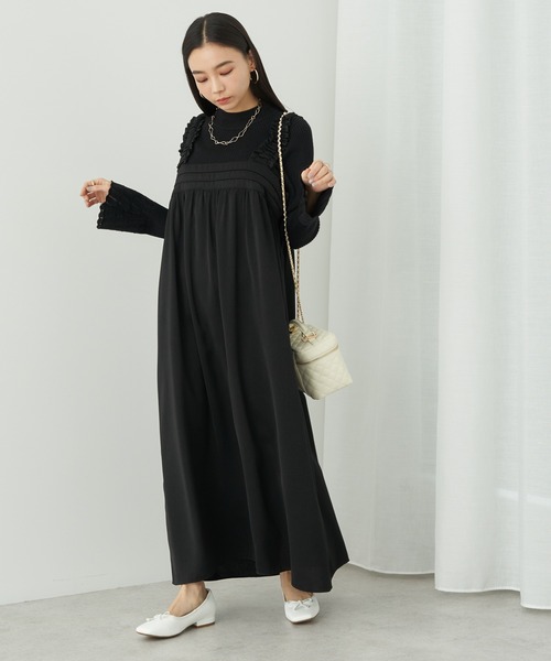 earth music&ecology（アースミュージックアンドエコロジー）の「ギャザーキャミドレス（ワンピース・レディース・アイボリー/ブラック・FREE）」の2枚目の写真