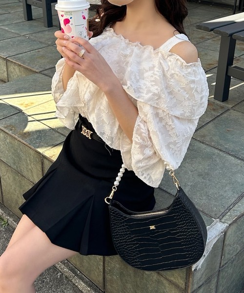 one after another NICE CLAUP（ワンアフターアナザーナイスクラップ）の「ヘルシーな肌見せ。2wayオフショルブラウス（シャツ/ブラウス・レディース・アイボリー/ブラック系その他/ピンク系その他/ブルー系その他・FREE）」の11枚目の写真