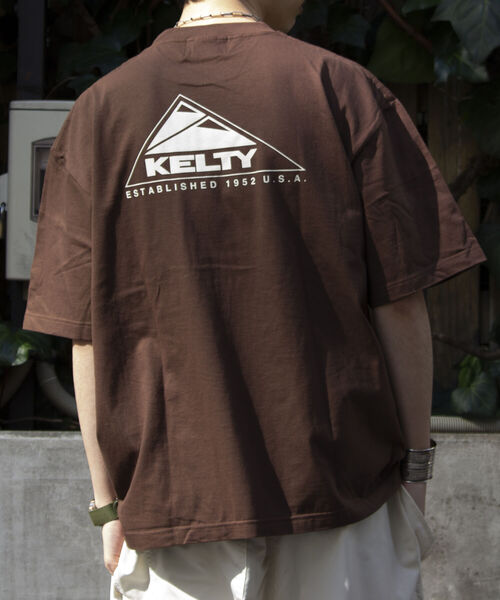 KELTY(ケルティ)の「【KELTY×GLOSTER】別注バックプリント ビッグシルエットTシャツ ケルティ(Tシャツ/カットソー・メンズ・ブラック/ホワイト/ピンク/ダークブラウン/ベージュ・M/L)」の4枚目の写真
