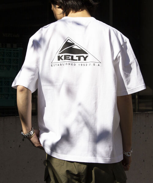 KELTY(ケルティ)の「【KELTY×GLOSTER】別注バックプリント ビッグシルエットTシャツ ケルティ(Tシャツ/カットソー・メンズ・ブラック/ホワイト/ピンク/ダークブラウン/ベージュ・M/L)」の6枚目の写真