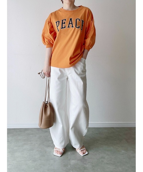 Yucca(ユッカ)の「PEACE プリントTシャツ (MEKKE 低身長向け)(Tシャツ/カットソー・レディース・グリーン/杢グレー/オレンジ・FREE)」の1枚目の写真