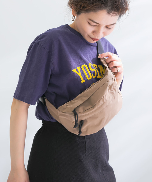 URBAN RESEARCH（アーバンリサーチ）の「LAMPEYE　コットンナイロンボディバッグ（ボディバッグ/ウエストポーチ・レディース・ブラック/ベージュ・-）」の3枚目の写真