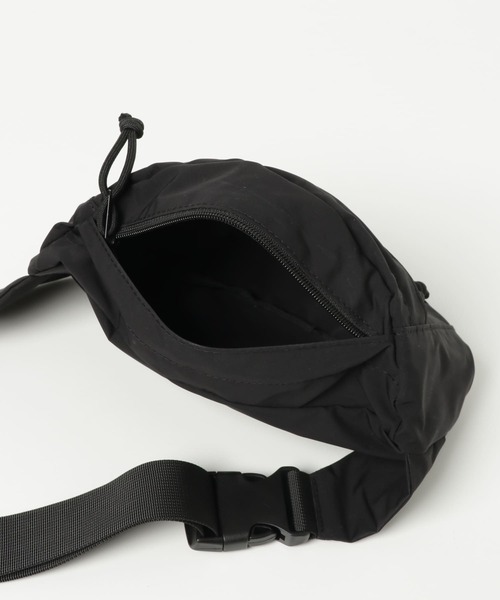 URBAN RESEARCH（アーバンリサーチ）の「LAMPEYE　コットンナイロンボディバッグ（ボディバッグ/ウエストポーチ・レディース・ブラック/ベージュ・-）」の15枚目の写真