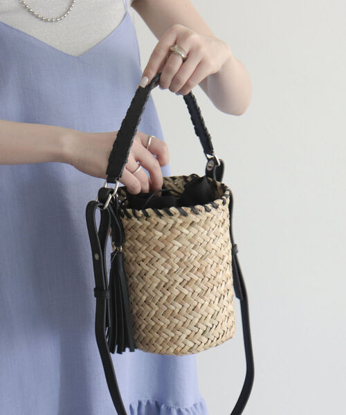 fredy emue(フレディエミュ)の「3wayバケツカゴバッグ(かごバッグ・レディース・キャメル/ブラック・FREE)」の5枚目の写真