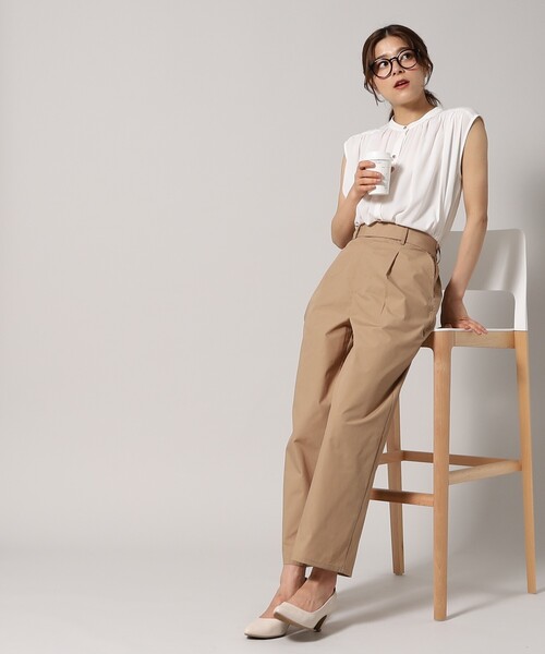 DRESKIP（ドレスキップ）の「◆【イージーケア】さらりと上品で好印象◎ 前開きギャザーネックブラウス（シャツ/ブラウス・レディース・ブラック系/オフホワイト/ホワイト系3/黄緑系/ネイビー/ピンク系・03/04/02）」の8枚目の写真