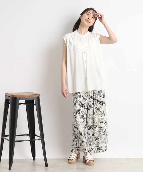 DRESKIP（ドレスキップ）の「◆【イージーケア】さらりと上品で好印象◎ 前開きギャザーネックブラウス（シャツ/ブラウス・レディース・ブラック系/オフホワイト/ホワイト系3/黄緑系/ネイビー/ピンク系・03/04/02）」の10枚目の写真