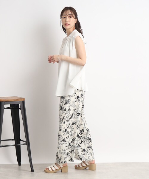 DRESKIP（ドレスキップ）の「◆【イージーケア】さらりと上品で好印象◎ 前開きギャザーネックブラウス（シャツ/ブラウス・レディース・ブラック系/オフホワイト/ホワイト系3/黄緑系/ネイビー/ピンク系・03/04/02）」の11枚目の写真