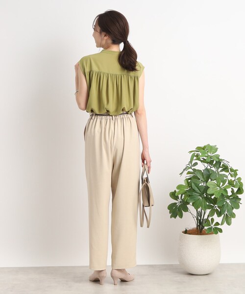 DRESKIP（ドレスキップ）の「◆【イージーケア】さらりと上品で好印象◎ 前開きギャザーネックブラウス（シャツ/ブラウス・レディース・ブラック系/オフホワイト/ホワイト系3/黄緑系/ネイビー/ピンク系・03/04/02）」の18枚目の写真