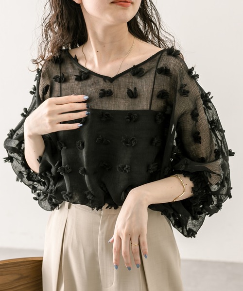 mystic(ミスティック)の「ポンポンフリンジブラウス(シャツ/ブラウス・レディース・アイボリー/ブラック/オフホワイト・FREE)」の3枚目の写真